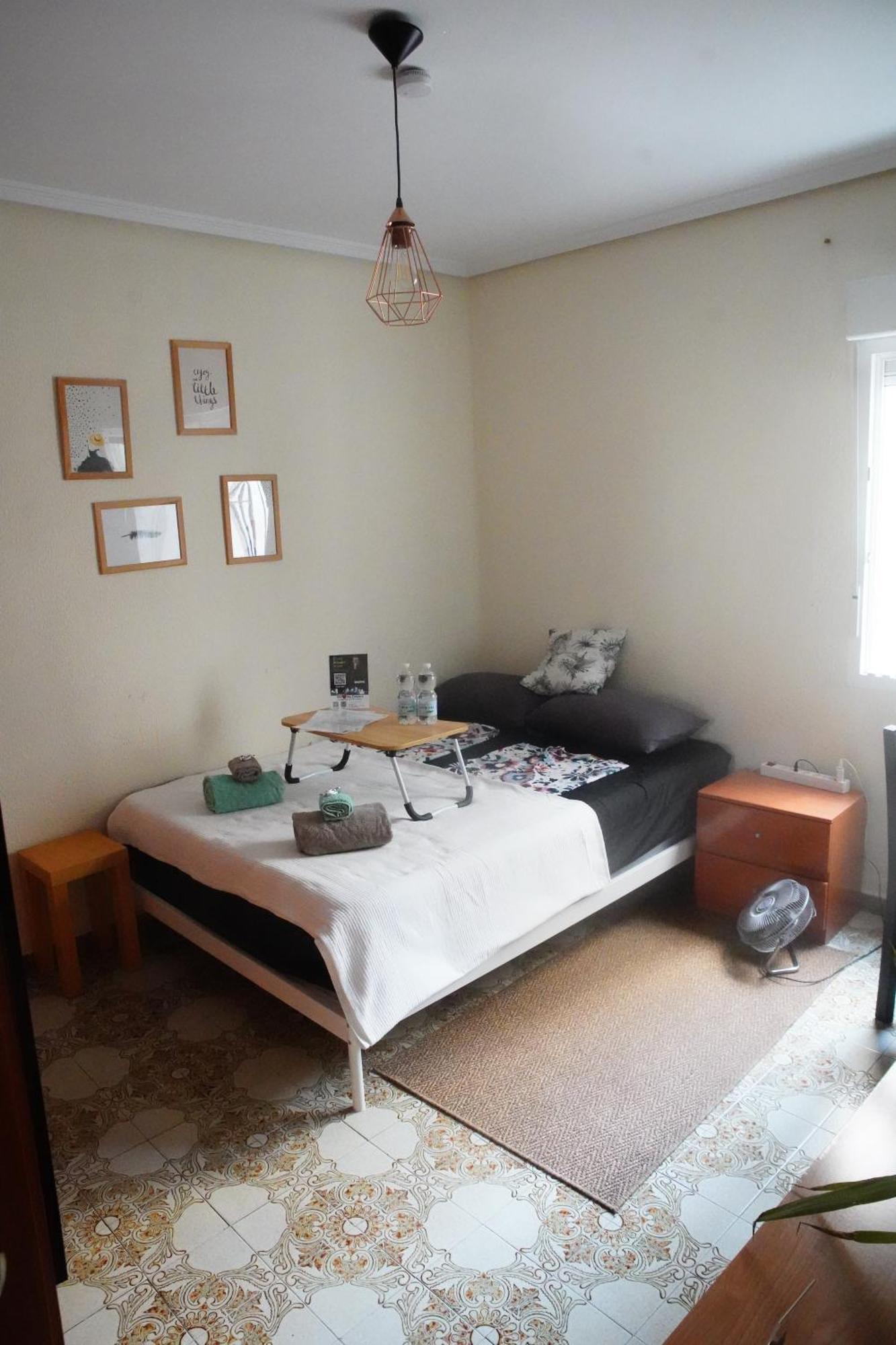 Grosses Modernes Zimmer "Silber" Fuer 2 Personen Und Katzenliebhaber Βαλένθια Εξωτερικό φωτογραφία