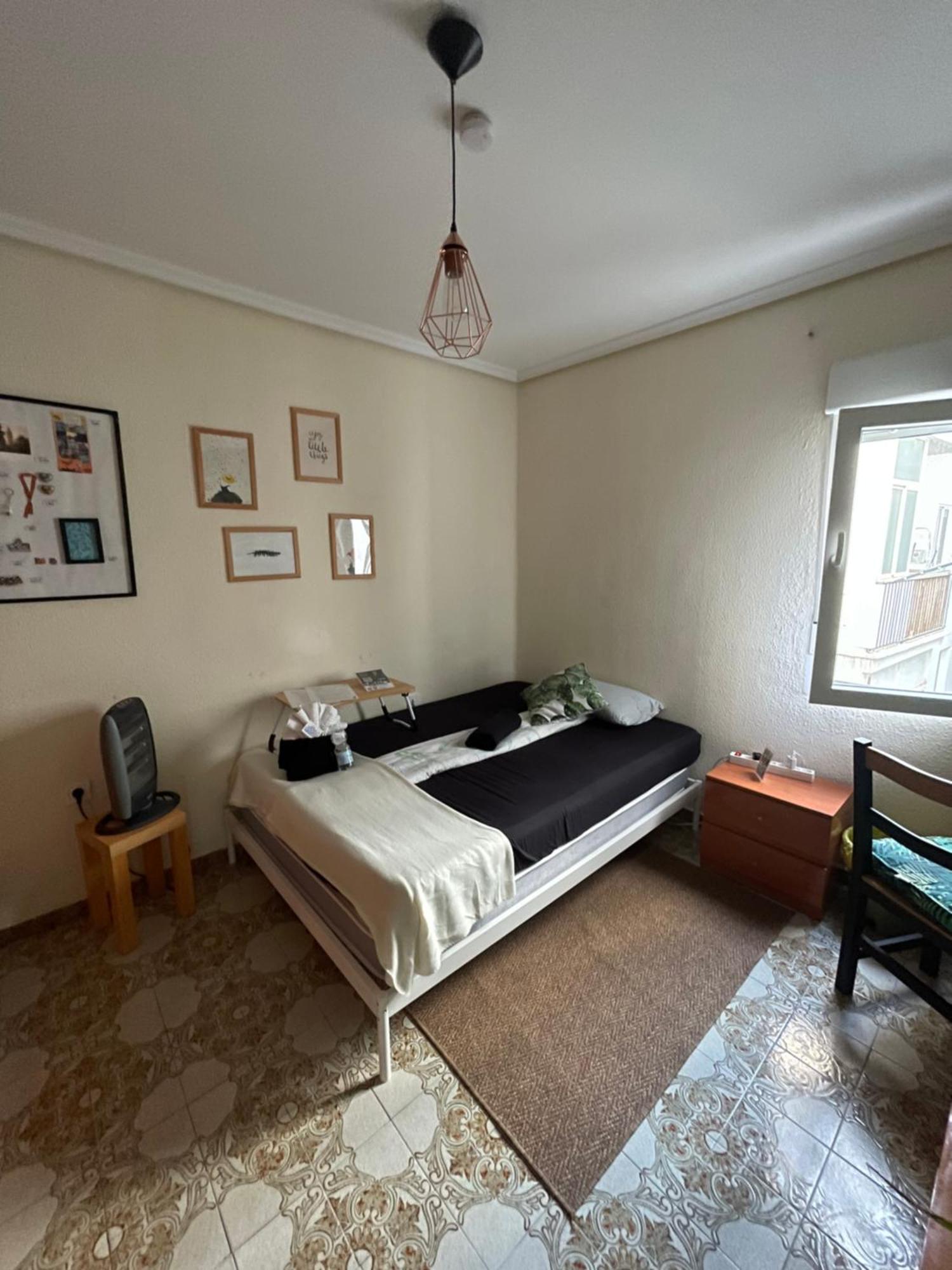 Grosses Modernes Zimmer "Silber" Fuer 2 Personen Und Katzenliebhaber Βαλένθια Εξωτερικό φωτογραφία